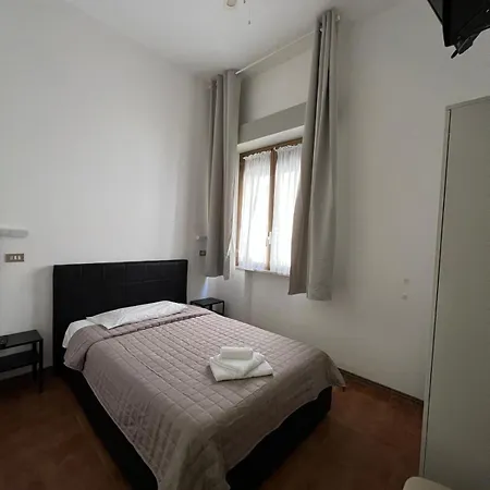 Hotel Carolina 2*