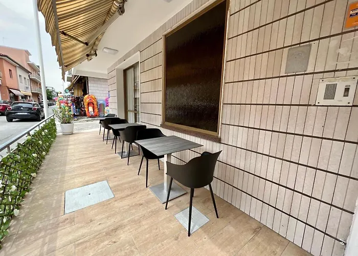 לינה וארוחת בוקר Dei Fiori בלריה-איגאה מרינה