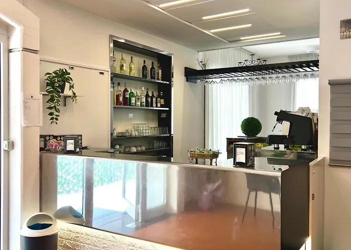 Hotel Villa Carolina فندق مبيت وإفطار بيلاريا-إيجيا مارينا