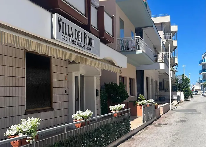 Hotel Villa Carolina فندق مبيت وإفطار بيلاريا-إيجيا مارينا