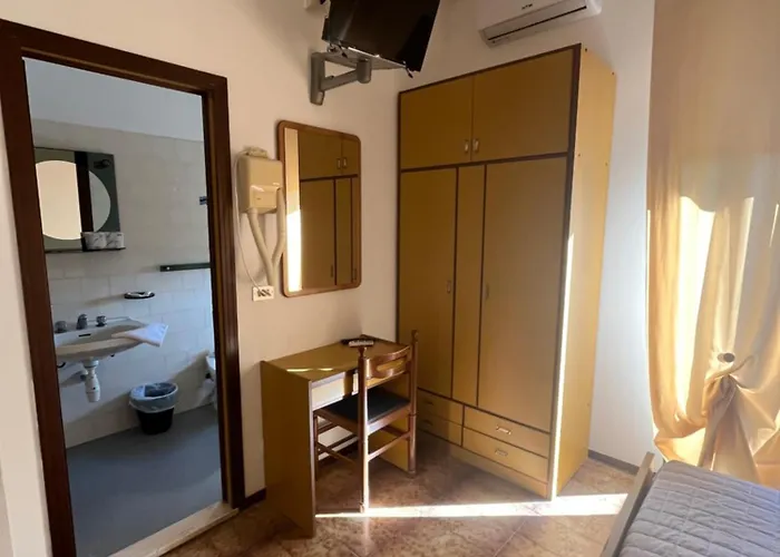 فندق مبيت وإفطار Hotel Villa Carolina بيلاريا-إيجيا مارينا
