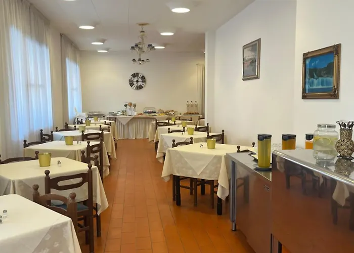 Hotel Villa Carolina 4*