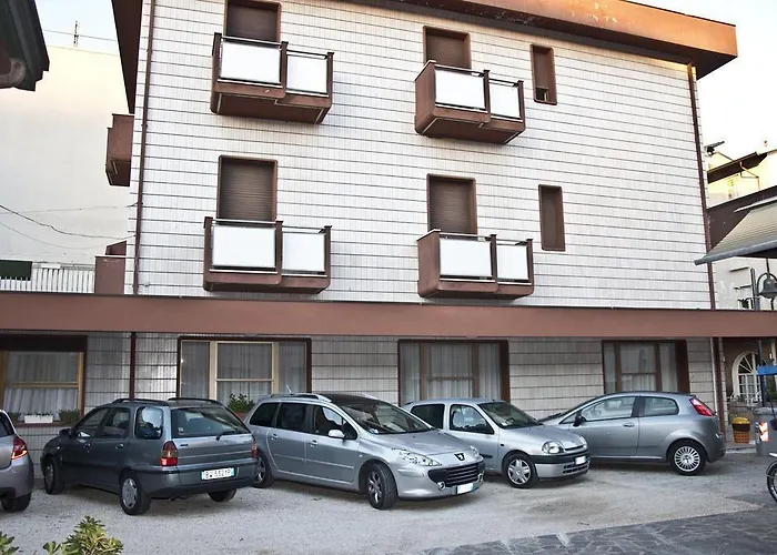 Hotel Villa Carolina 4*