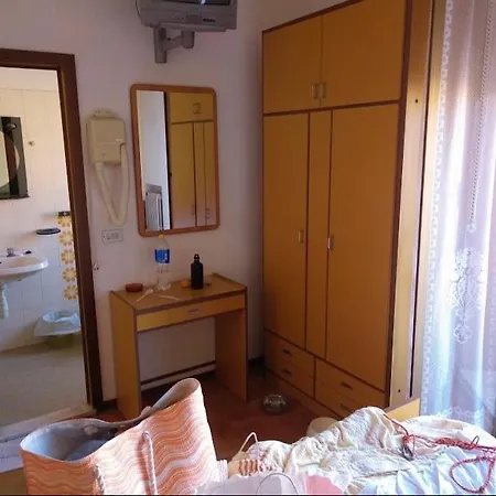 Carolina Hotel 2*
