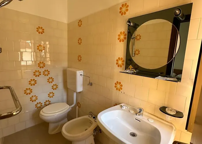 Hotel Villa Carolina 4* ベラーリア・イジェア・マリーナ